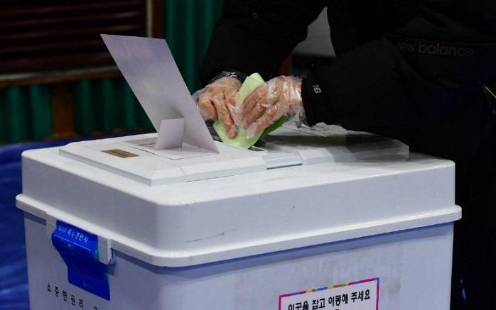  ▲ 21대 국회의원 선거가 15일 전국 253개 선거구 1만4330개 투표소에서 일제히 시작됐다.   ⓒ익산투데이