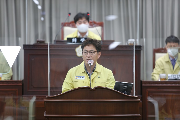  ▲ 익산시의회 조남석 의원이 지난 19일 제231회 임시회에서 5분 자유 발언을 하고 있다.   ⓒ익산투데이